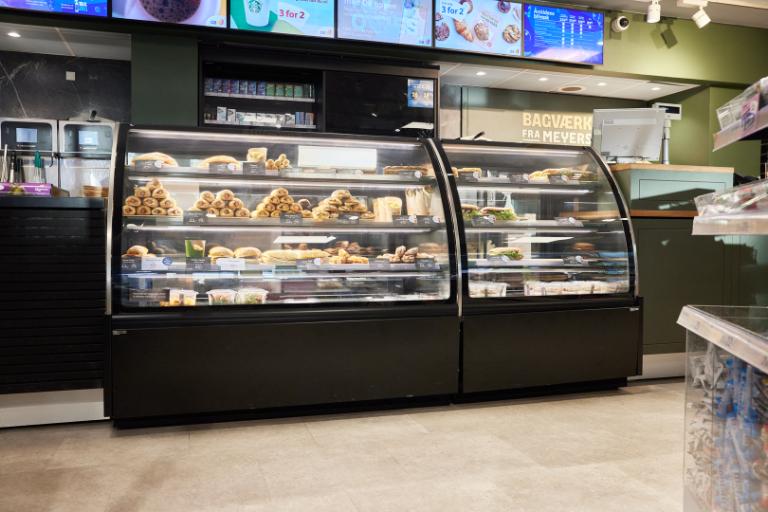 Vibocold kjøledisk Oslo med kurvet glass sort 125 cm OSC 140C HC S